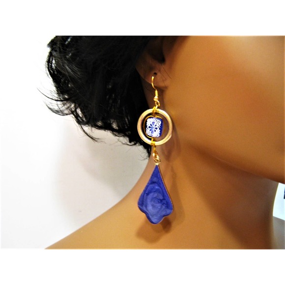 Purple Gold Enameled metal Vintage Bead accent Drop Earrings  3 inch long - Picture 8 of 9